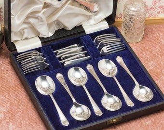 Vintage Dessert cutlery set in original box, Walker and Hall date mark 1952.