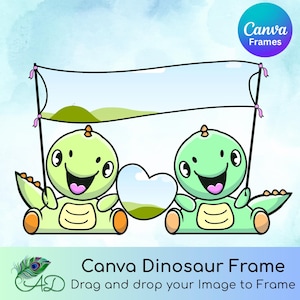 Può includere: Illustrazione digitale di due dinosauri verdi sorridenti che tengono in mano uno striscione e una cornice a forma di cuore. Il testo "Canva Dinosaur Frame" e "Drag and drop your Image to Frame" è incluso. Sfondo azzurro.