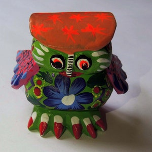 Alebrije wood owl handmade in Oaxaca. Mexican art. Folk / Alebrije wood owl handmade in Oaxaca. Mexican art
