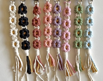 Macrame Daisy Pacifier Clip, Floral Baby Shower Gift