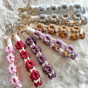 Pulsera de macramé, llavero de margaritas