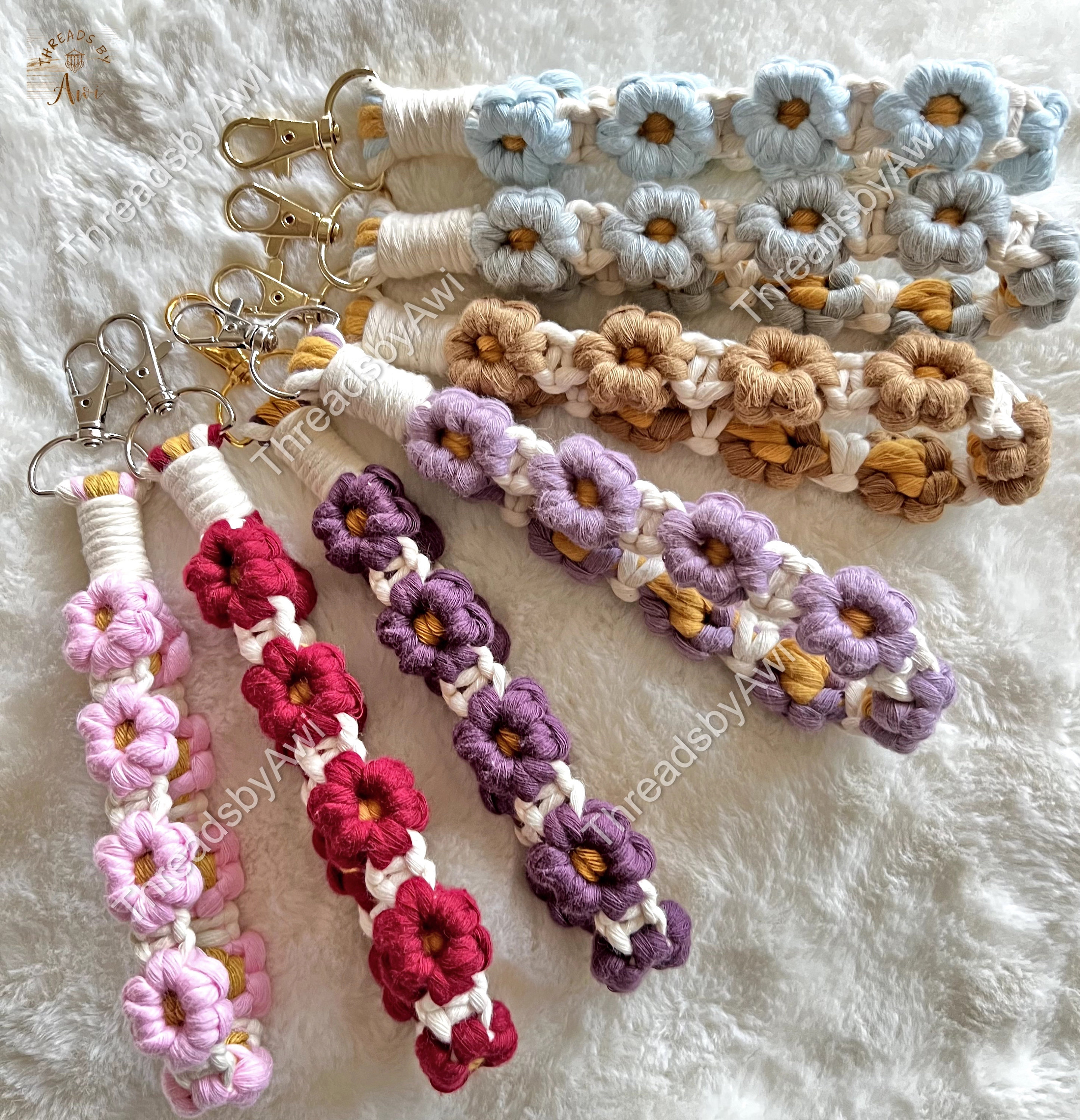 Macrame Wristlet, Daisy Wristlet Keychain - Etsy