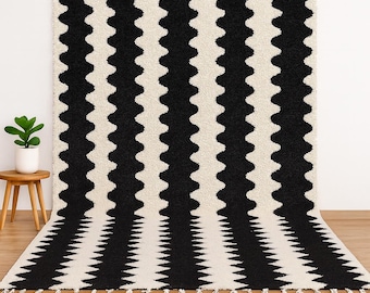 Black & White Moroccan Kilim Rug – Handwoven Wool Flatweave – Modern Boho Minimalist Carpet