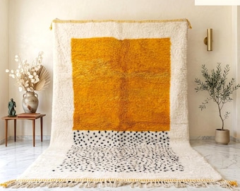Authentic Hand-Knotted Beni Ourain Rug: Moroccan Wool, Berber Design