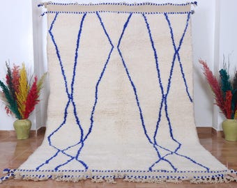 Handgewebter marokkanischer Wollteppich: Beni Ourain Berber Design