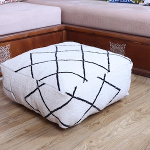 Moroccan Kilim Pouf, Floor Pouf, Vintage Moroccan Ottoman, Beni Ourain Square Pouf, Yoga Meditation Cushion, Outdoor Kilim Pillows