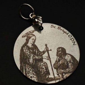 St Brigid of Kildare medal 30mm, Médaille de Ste Brigitte, Stainless Steel 30mm Personalized Saint Brigid of Ireland Medal or Necklace