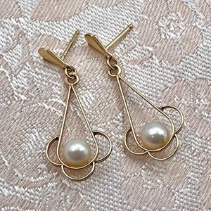 Vintage 10K Solid Gold Genuine Cultured Pearl Drop Earrings