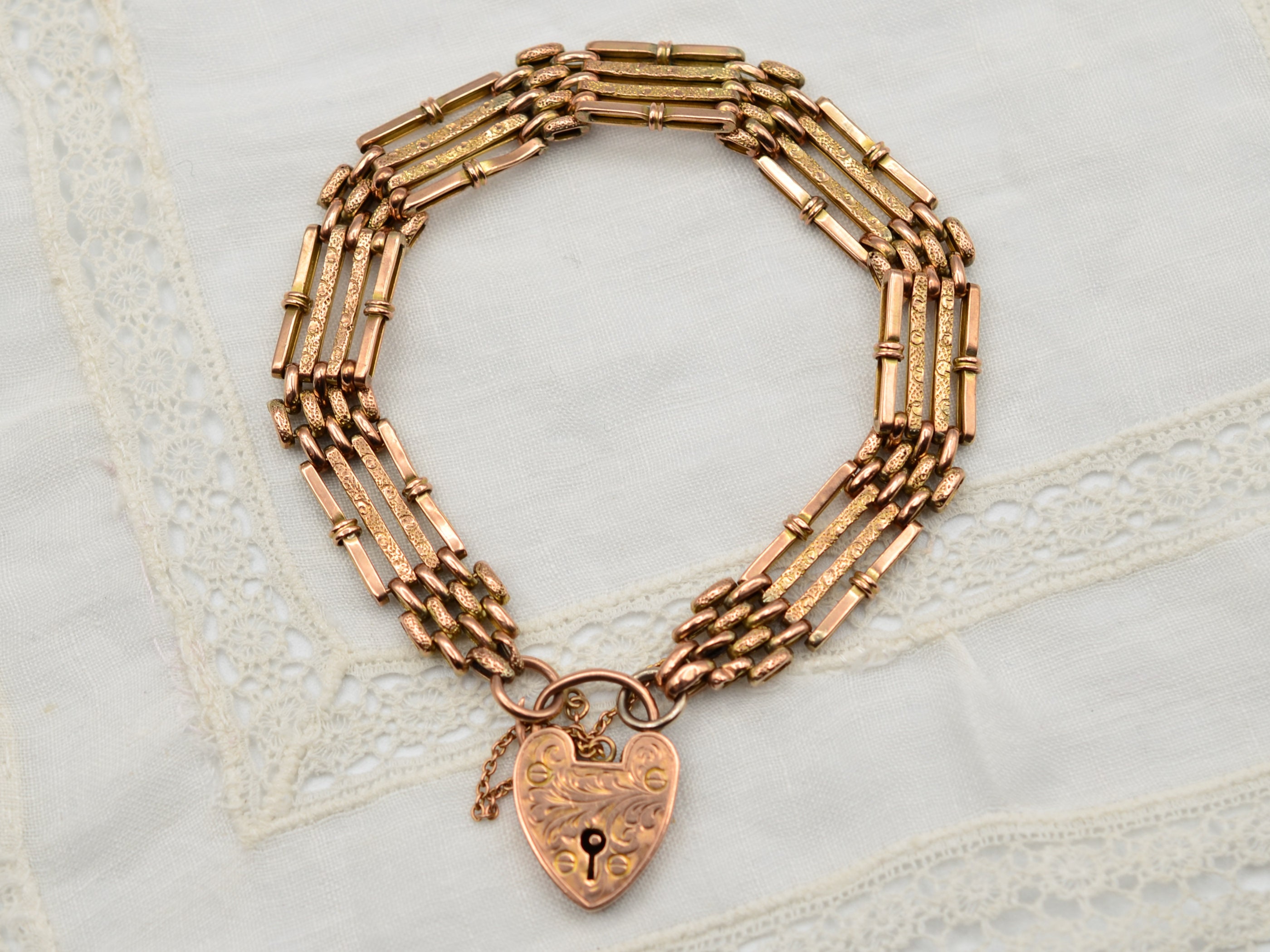 LAELIUS Antiques – Victorian Necklace with Heart Padlock and Key