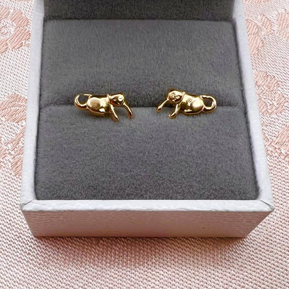 Vintage 10K Solid Gold Tiny Cat Stud Earrings - image 3