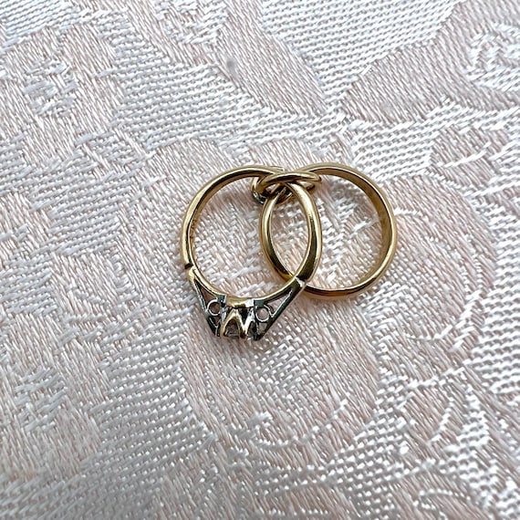 1962 London Gold Hallmarks Vintage 9ct Gold Wedding Ring Charm Set