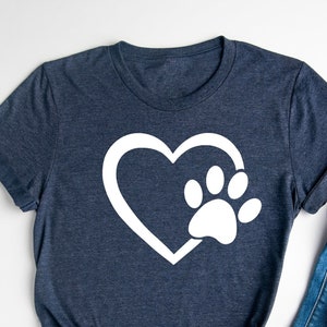 Paw Heart Shirt / Dog Mom Shirt / Paw Love Shirt / Animal Lover Shirt / Dog Lover Gift / Paw Print Shirt