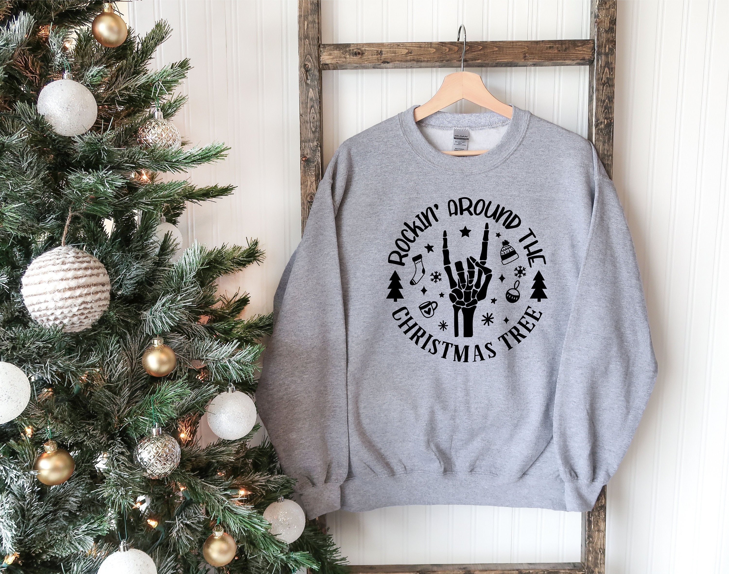 Rockin' Around the Christmas Tree 