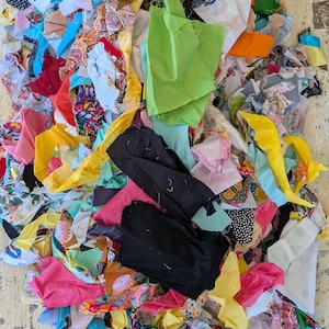 Patchwork scrap fabrics mixed, Assorted Fabric Remnants,Project Offcuts, Scraps,Multi-Coloured Fabric Scraps, Small Batch Fabric Piece