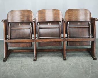 Vintage bioscoopbank driezits houten opklapbare theaterstoelen jaren 1920
