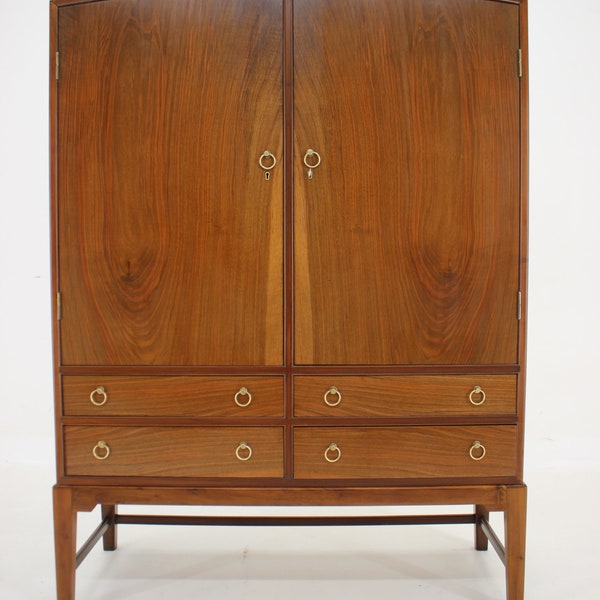 Cabinet en acajou restauré danois des années 1940 / Cabinet en bois / Cabinet du milieu du siècle / vintage /