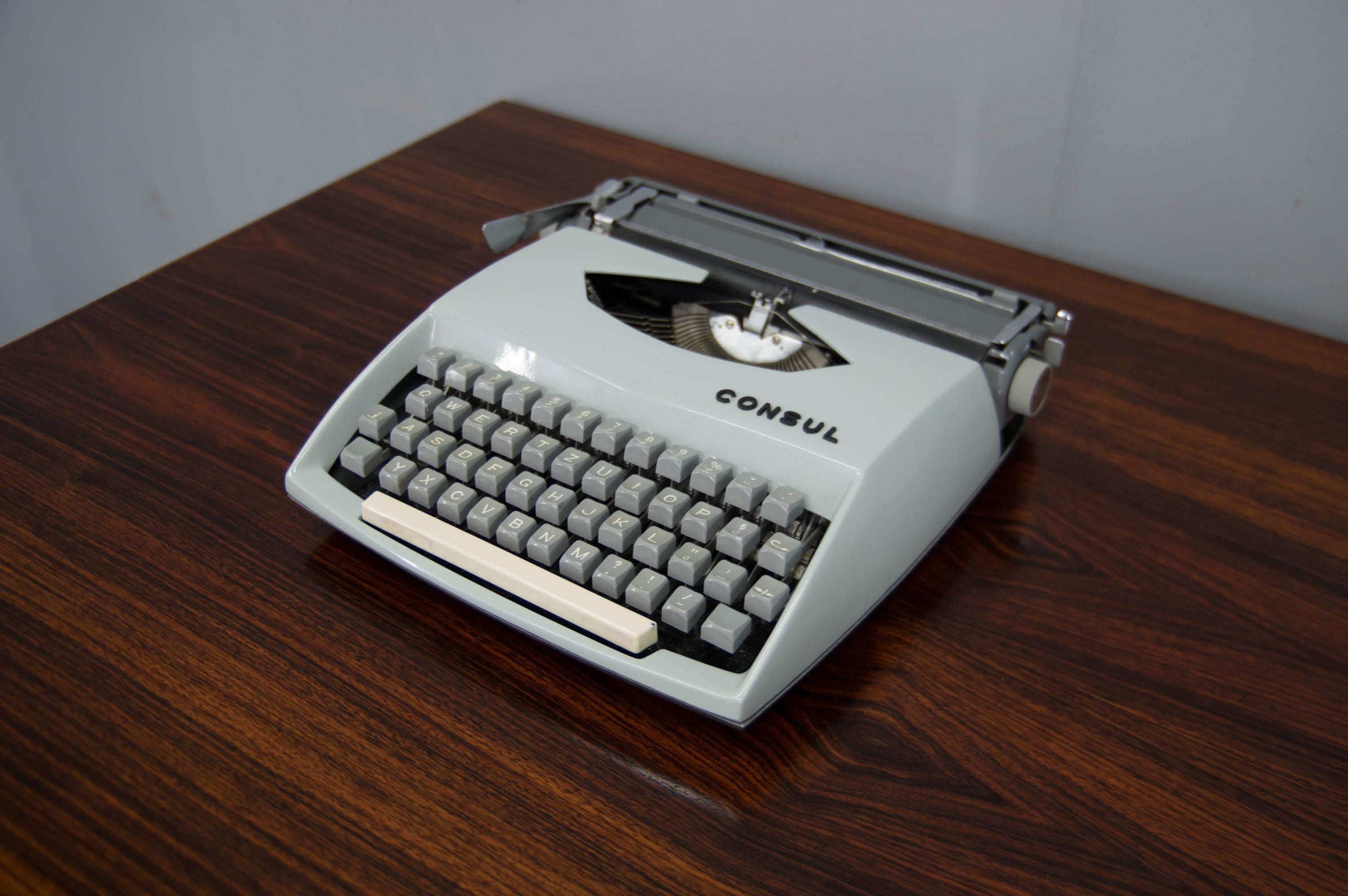 consul タイプライター　チェコスロバキア　ヴィンテージ チェコスロバキア領事 実用タイプライター、サービスタイプ