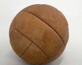Medicine Ball vintage en cuir marron, 1930s, décoration sportive tchèque - France