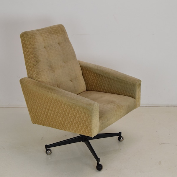 Fauteuil pivotant à roulettes du milieu du siècle, années 1970 / Fauteuil vintage Tchécoslovaquie / Fauteuil beige