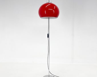 1970er Jahre Verstellbare Stehlampe Entworfen von Guzzini für Meblo, Italien