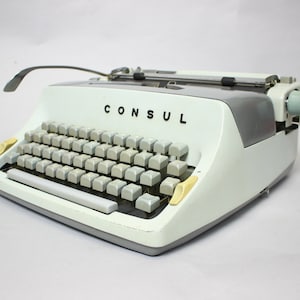 Restored Typewriter/ Consul, Czechoslovakia, 1962s/Vintage Typewriter/Mid-century/White Color/