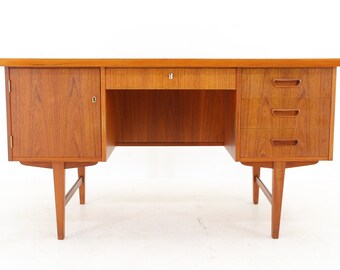 Bureau danois en teck des années 1960/Bureau vintage/Milieu du siècle/Couleur brune/