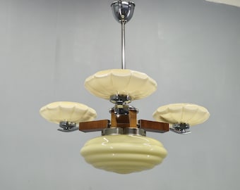 Czechosłowacki żyrandol w stylu art déco, orzech, chrom, szkło, lampa sufitowa, lata 40. XX wieku