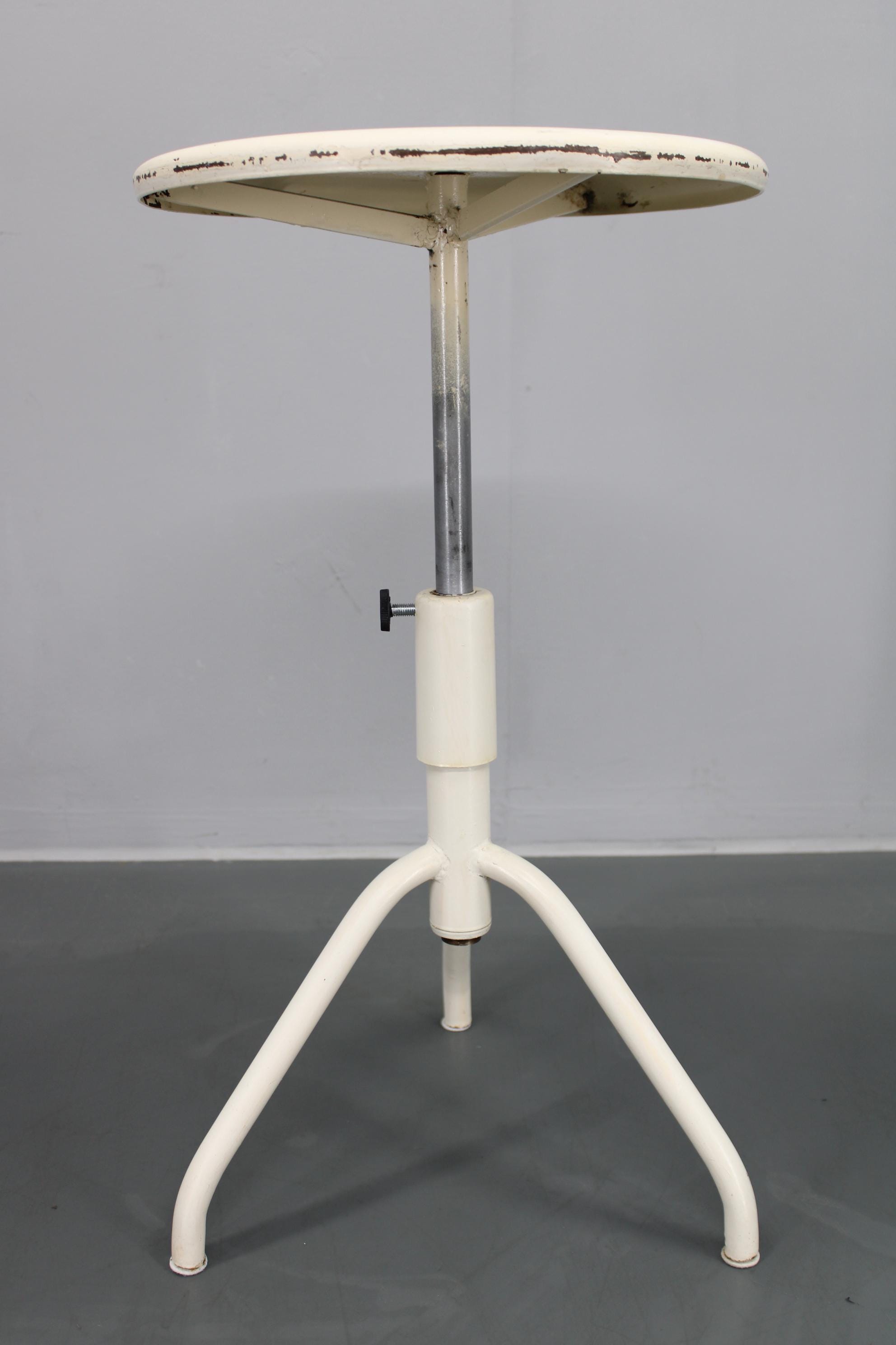 Sgabello a sella per dentisti h784_21
