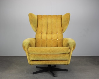 Mid Century Wingback Lounge Chair, Swivel Base Armchair, 1960s Vintage Seating