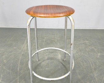 Industriehocker Schichtholz Sitz Metallgestell Vintage Werkstatt German