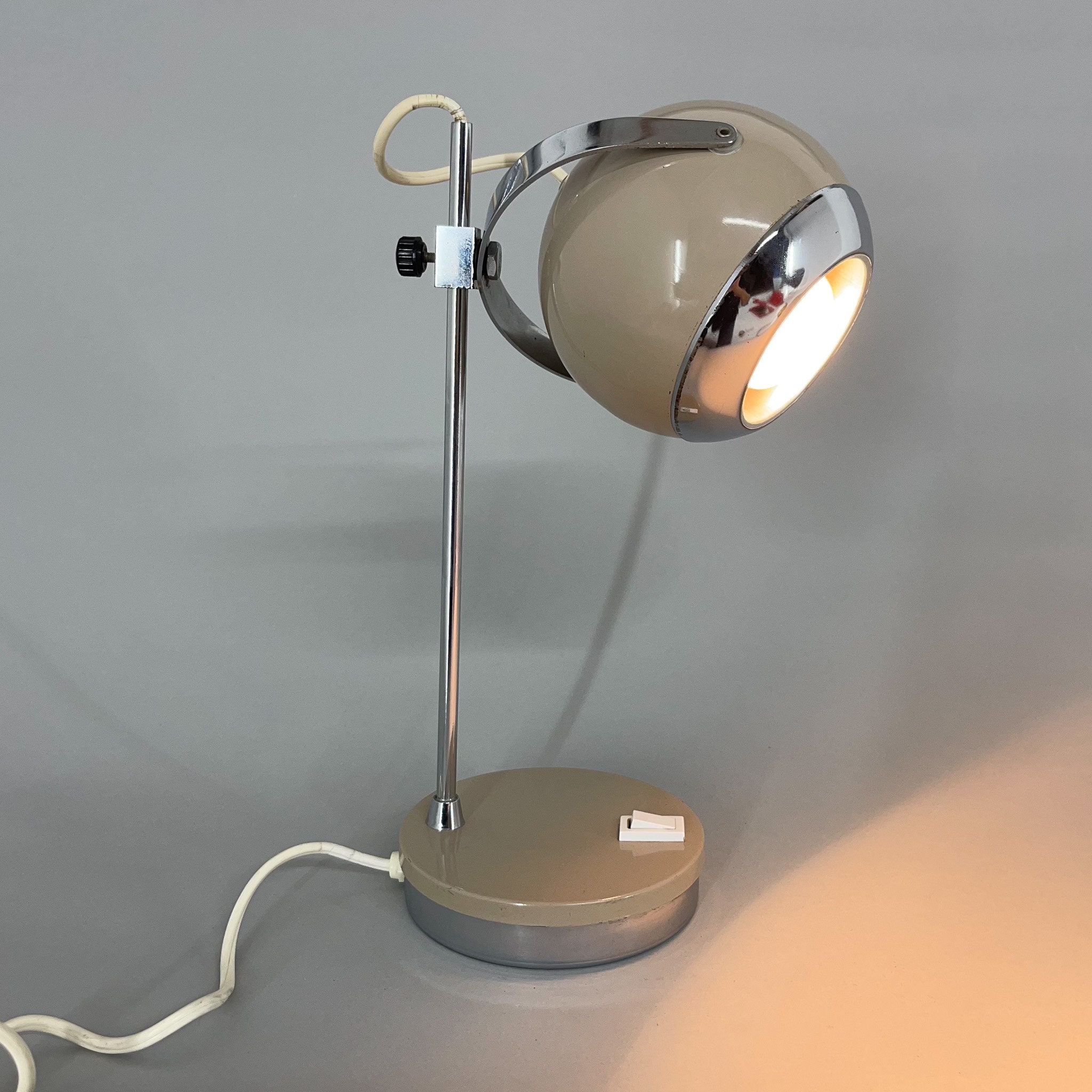 Vintage eyeball lamp deals