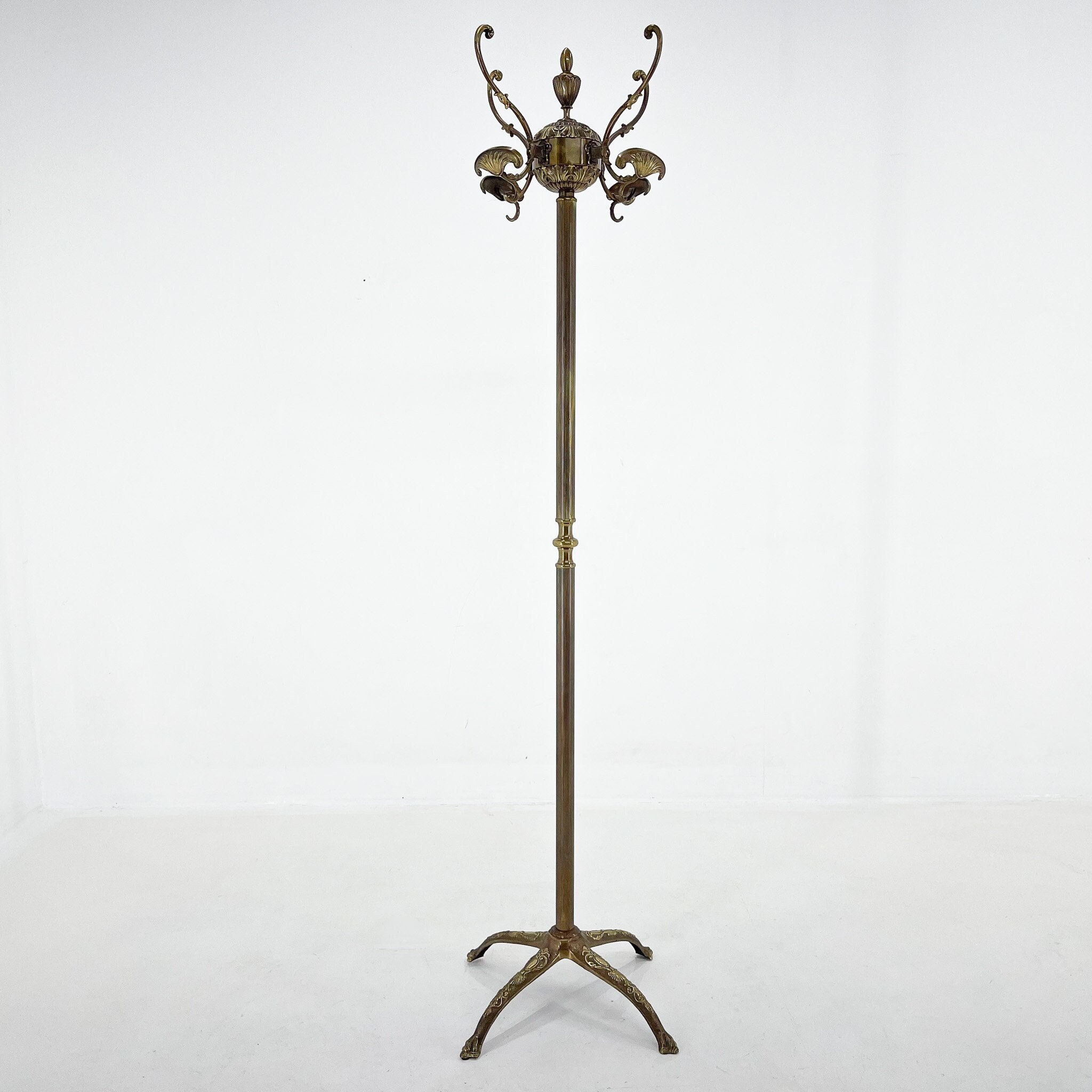 Antique brass coat hanger deals