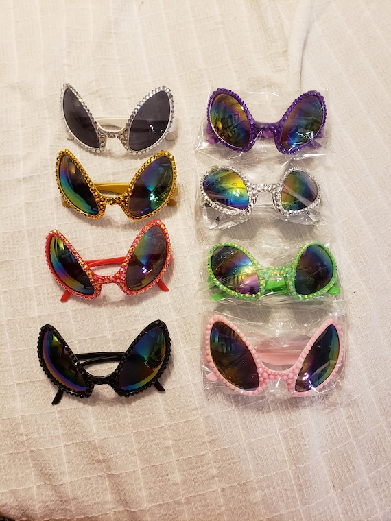 Black Alien Themed Sunglasses with Case Fashion Simulation Alien Glasses Funny Alien Eye Glasses  main image 2