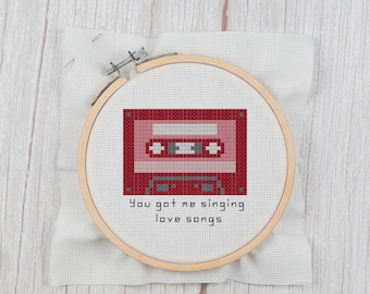 Mix Tape Mini - Schema punto croce contato Download istantaneo, regalo fai da te per San Valentino, regalo di anniversario, punto croce retrò, ornamento