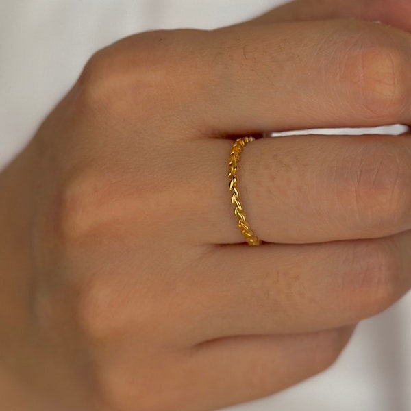 stacking ring gold | Ring with small leaves | gold ring with details | minimalist ring | Layering Ring | 14k Gold Plating - GoldenMoon