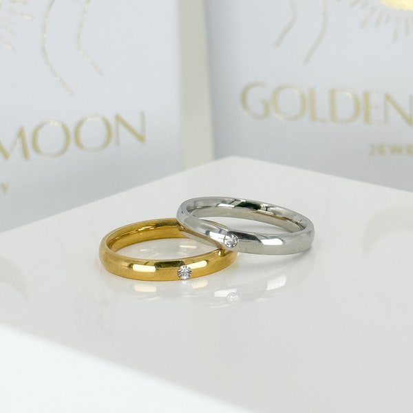 Glatter Ehering mit Zirkonia - minimalistischer Ring - stainless steel wedding ring
