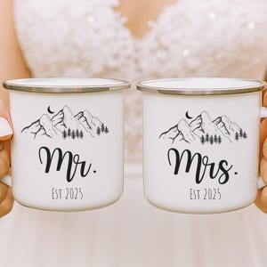 Mr and Mrs Camping Mug Set Personalized Wedding Gifts For Outdoorsy Couple Campfire Coffee Mugs Mountain Elopement Gift Enamel Camping Mug