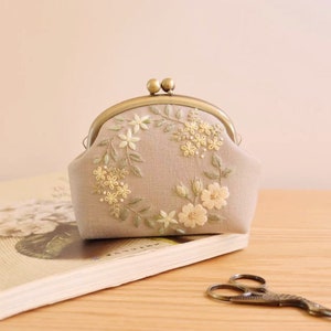 Hand embroidered floral coin purse Fabric makeup bags Coin purse embroidered Floral pattern coin purse Handmade gift Etsy pick coin purse
