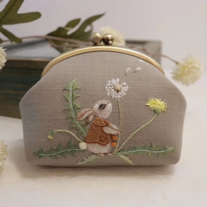 Porte-monnaie lapin brodé à la main Porte-monnaie en tissu Cadeaux souvenirs personnalisés Pochette faite main Sac de soirée Cadeaux uniques
