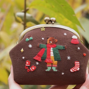Hand embroidered Teddy bear coin purse Fabric makeup bag Bear pattern coin purse Coin purse embroidered Christmas gifts Personalized gifts