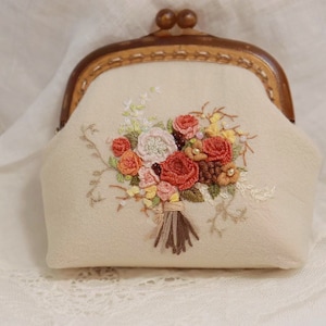 Hand embroidered floral clasp purse for money cards jewelry Makeup pouches Kisslock wallet Small clutch Fabric coin purses Gift for her