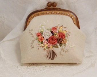 Hand embroidered coin purse Fabric makeup pouches Handmade fabric bags Floral embroidery bag Linen cotton fabric Earphone bag Earbud Case
