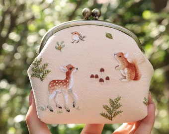 Hand embroidered animal coin purse Wallets coin pouch Kisslock change purse Fabric makeup bag Small clutch Gift for her Personalized gifts