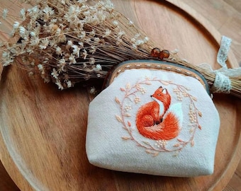 Hand embroidered fox coin purse Wallets coin pouch Kisslock change purse Small clutch Fabric cosmetic purse Gift for her Personalized gifts