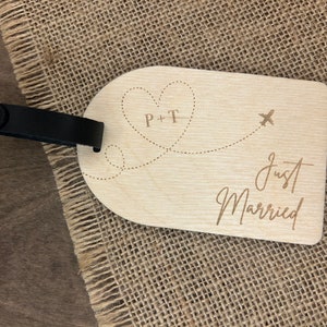 Luggage Tag, Just Married, Leather Strap, Wedding Gift, Honeymoon, Personalised, Set of 2, Travel Bag Strap, Wooden Tag, Gift Tag, Suitcase