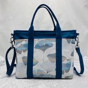 Sac cabas bleu avec bandoulière amovible. Intemporel original et unique