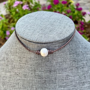 Beautiful,natural, single fresh water potatoe pearl choker. Pearl necklace. Knotted leather pearl choker. Boho chic pearl choker