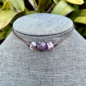 3 stone amethyst knotted leather choker. 3 stone amethyst necklace. Amethyst jewelry. Gemstone choker. Gemstone necklace