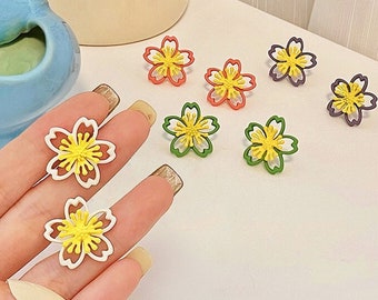 Flower earrings, floral stud, daisy earrings, Spring earrings, blossom earrings, Japanese earrings, Korean earrings, gifts for her