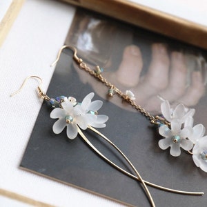 Flower dangling earrings, long dangle earrings, white flower earrings- dangle, Korean style, Japanese, jewellery gifts for her